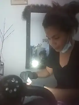 Snapshot of 02julieta chatting on December 2024 05:18:02 AM 02julieta online show from December 2024 05:18:02 AM