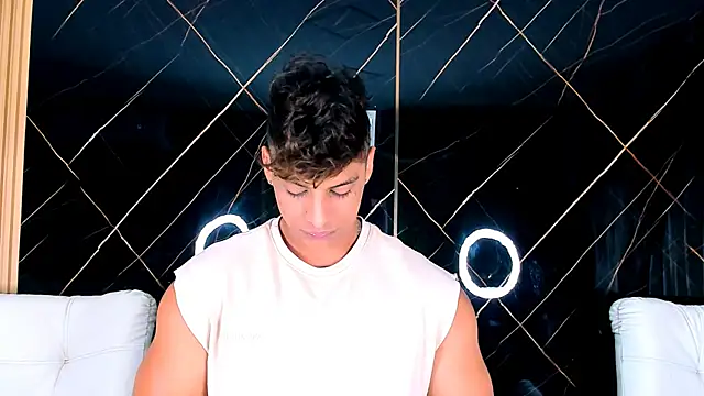 Owen Muzcle online show from September 2025 03:55:02 AM