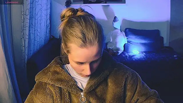 KatiKate online show from December 2024 08:11:01 PM