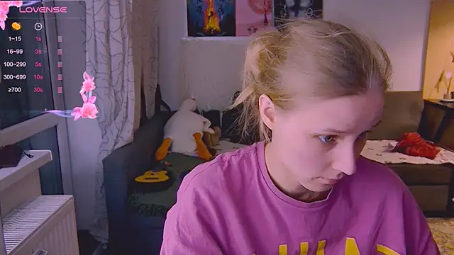 KatiKate online show from March 2025 06:18:01 PM