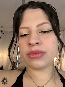 Snapshot of ShyVibes_ chatting on January 2025 03:59:02 PM ShyVibes  online show from January 2025 03:59:02 PM