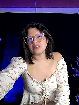 Snapshot of ShyVibes_ chatting on February 2025 10:23:02 PM ShyVibes  online show from February 2025 10:23:02 PM