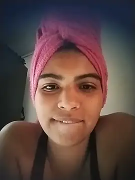 Snapshot of Pocahontas_Princess_ chatting on May 2026 09:45:02 PM Pocahontas Princess online show from May 2026 09:45:02 PM