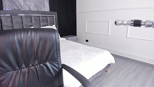 MiiaaMoonroee online show from March 2025 08:21:01 PM