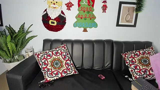 Mia petite01 online show from December 2025 10:39:01 PM