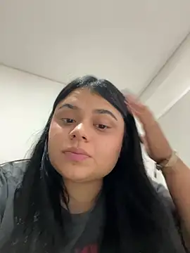 alissonfernandez  online show from February 2025 06:40:02 PM