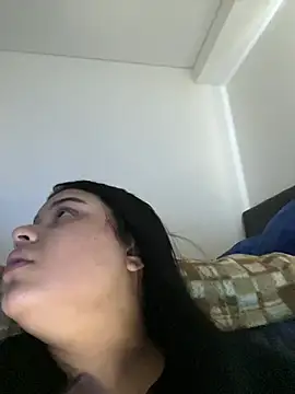 alissonfernandez  online show from February 2025 09:53:02 PM