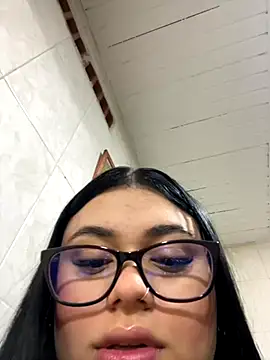 alissonfernandez  online show from September 2025 10:48:01 AM