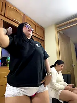 alissonfernandez  online show from October 2025 11:22:02 AM