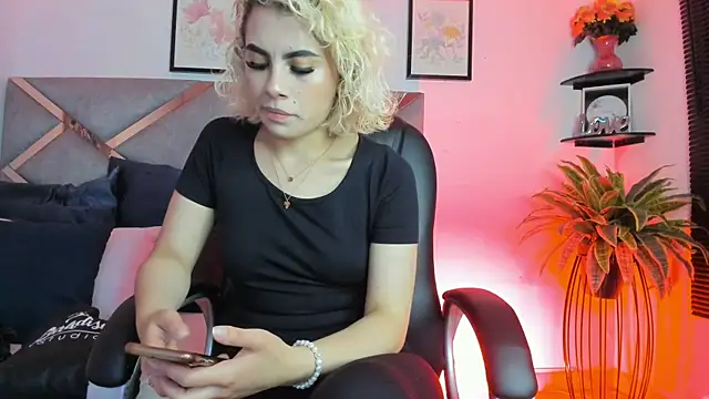 marian pinzon online show from April 2026 07:03:01 PM