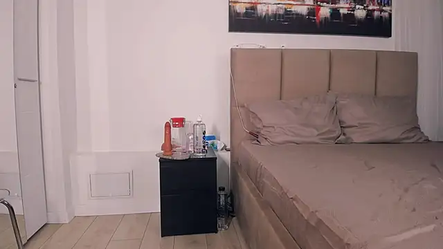 Snapshot of LunaMystyque chatting on November 2025 04:07:02 PM LunaMystyque online show from November 2025 04:07:02 PM