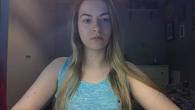 Snapshot of ROSIEx_sweet chatting on April 2026 06:47:02 AM ROSIEx sweet online show from April 2026 06:47:02 AM