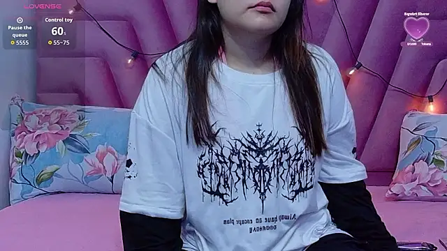 hornybarelylegalgirl online show from February 2026 12:15:01 PM