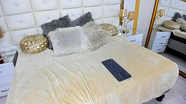 CoralHarmon online show from December 2024 09:48:01 PM