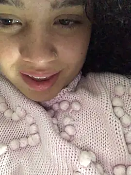 Snapshot of Julieta_333 chatting on March 2025 06:46:02 AM Julieta 333 online show from March 2025 06:46:02 AM