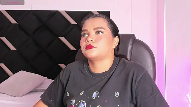 Carolina Evanss online show from April 2026 04:01:01 AM