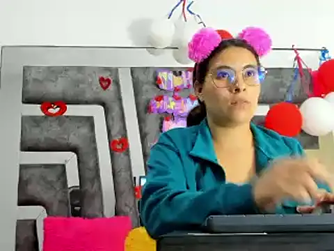 Salome Moonn online show from February 2025 01:21:01 AM