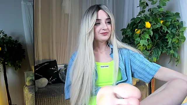 Katty Lights online show from January 2025 05:37:02 PM