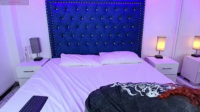 Snapshot of Theia_moon chatting on January 2026 04:49:02 AM Theia moon online show from January 2026 04:49:02 AM