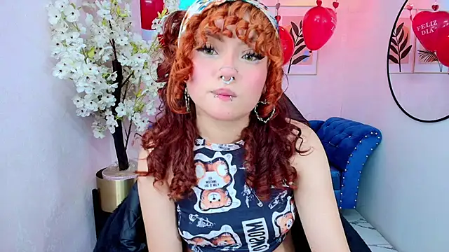 Snapshot of Theia_moon chatting on February 2026 04:42:02 AM Theia moon online show from February 2026 04:42:02 AM