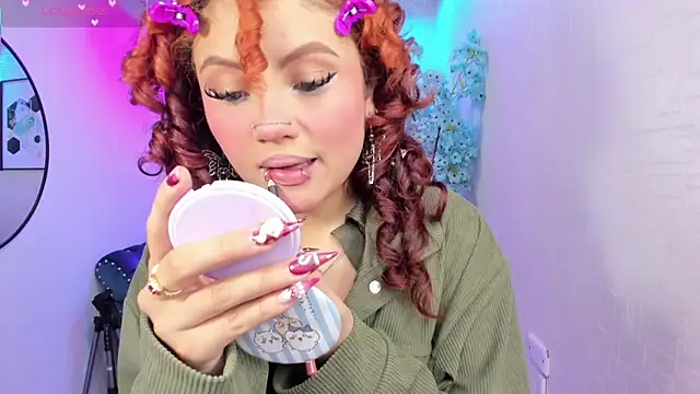 Snapshot of Theia_moon chatting on February 2026 01:18:01 PM Theia moon online show from February 2026 01:18:01 PM