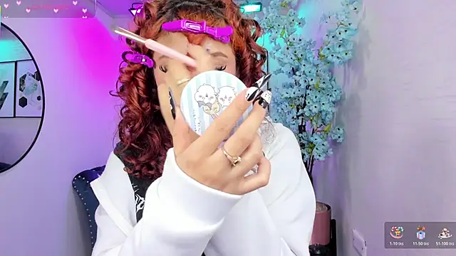 Snapshot of Theia_moon chatting on February 2026 01:10:01 PM Theia moon online show from February 2026 01:10:01 PM