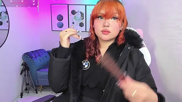 Snapshot of Theia_moon chatting on February 2026 01:11:02 PM Theia moon online show from February 2026 01:11:02 PM