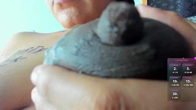 Venus Blackk online show from March 2025 10:49:01 PM