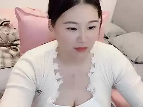 Snapshot of CE-A699 chatting on December 2025 06:11:01 AM CE-A699 online show from December 2025 06:11:01 AM