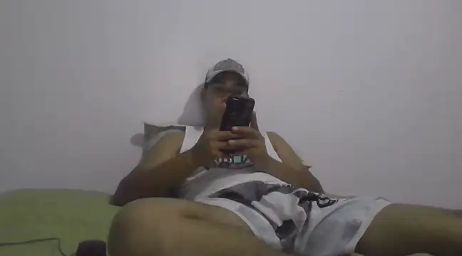 estudiante69 online show from February 2025 02:18:01 AM