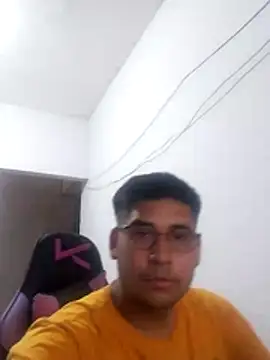 estudiante69 online show from February 2026 08:15:01 PM