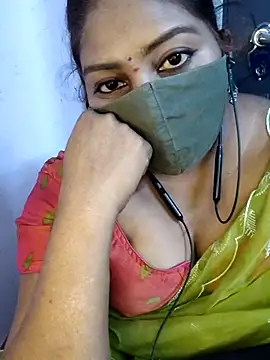 Snapshot of RomeoJuliet345 chatting on April 2026 07:07:02 PM RomeoJuliet345 online show from April 2026 07:07:02 PM