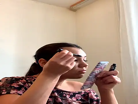 MiraMiss online show from November 2025 09:52:02 AM