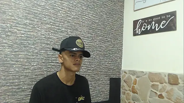 Snapshot of Billy_zander chatting on January 2025 12:37:01 PM Billy zander online show from January 2025 12:37:01 PM