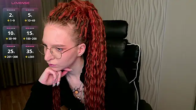 Snapshot of VioletShine chatting on May 2026 06:42:01 AM VioletShine online show from May 2026 06:42:01 AM