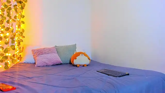 emillyhills online show from February 2025 07:24:02 AM