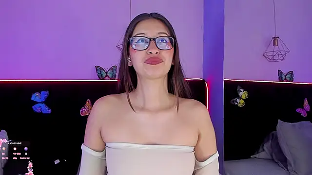 Snapshot of Anastasia_Whitee chatting on February 2026 04:00:01 AM Anastasia Whitee online show from February 2026 04:00:01 AM