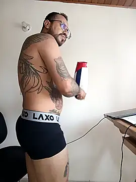 Snapshot of Nicky_smith__ chatting on December 2024 04:52:02 PM Nicky smith online show from December 2024 04:52:02 PM