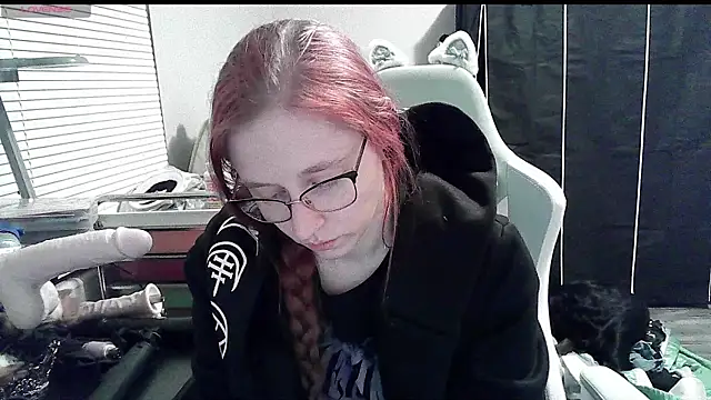 Snapshot of LilyFoxxx chatting on January 2025 05:00:01 AM LilyFoxxx online show from January 2025 05:00:01 AM