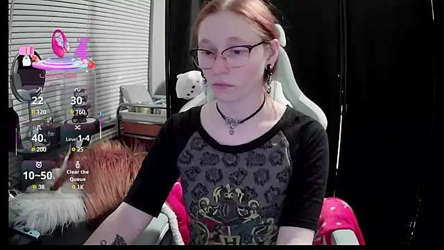 Snapshot of LilyFoxxx chatting on March 2025 04:24:01 AM LilyFoxxx online show from March 2025 04:24:01 AM