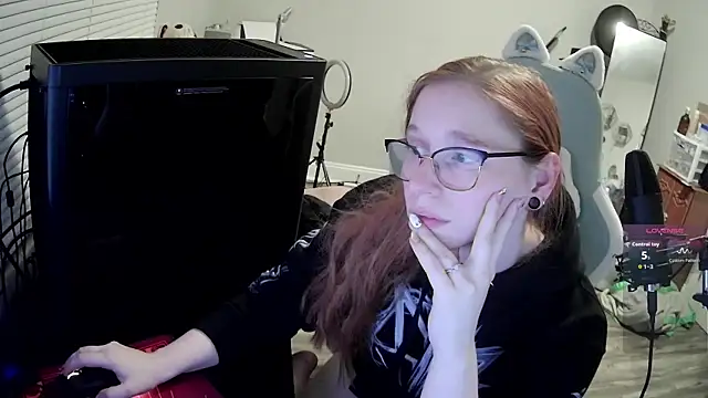 Snapshot of LilyFoxxx chatting on October 2025 03:10:02 AM LilyFoxxx online show from October 2025 03:10:02 AM