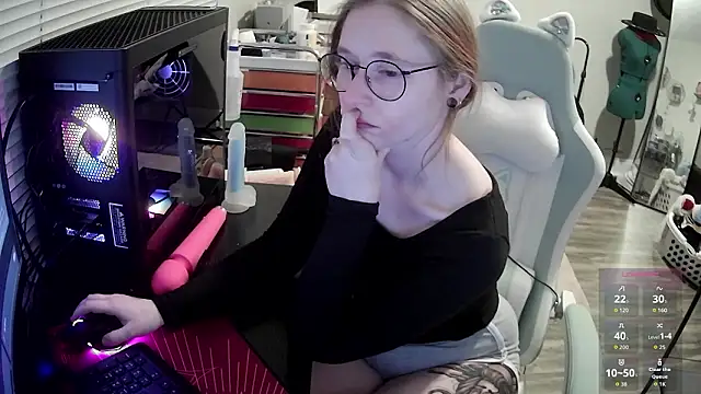 LilyFoxxx online show from February 2026 06:12:01 AM