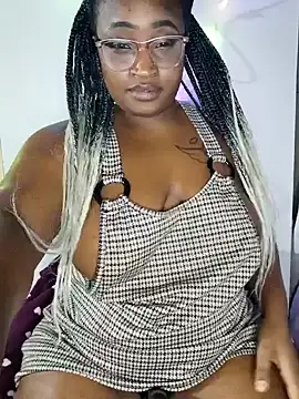 Snapshot of TheeNicole chatting on March 2025 10:45:02 PM TheeNicole online show from March 2025 10:45:02 PM