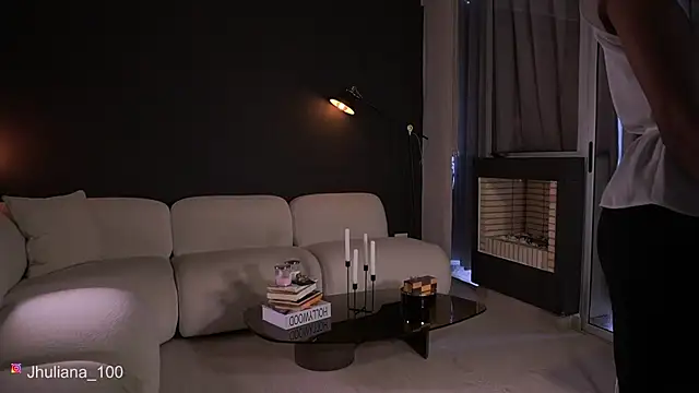 paulacora100 online show from May 2026 08:58:01 PM