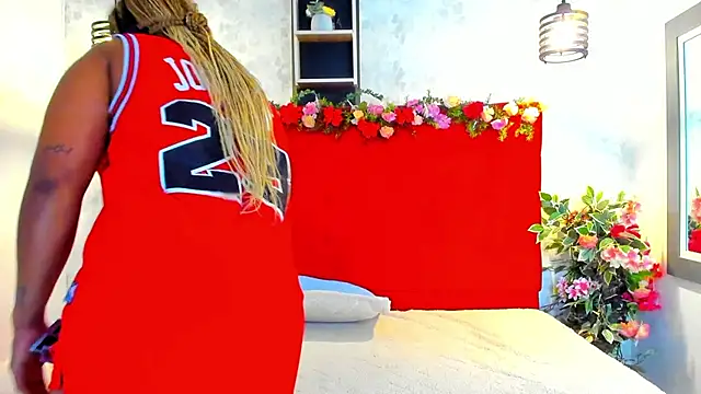 SilvannaFit online show from February 2026 11:32:01 AM