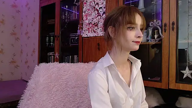 Snapshot of cloudgirrl chatting on January 2025 09:47:02 PM cloudgirrl online show from January 2025 09:47:02 PM