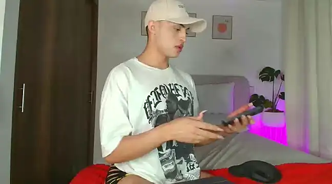 KarolPorttela online show from December 2024 08:45:01 PM