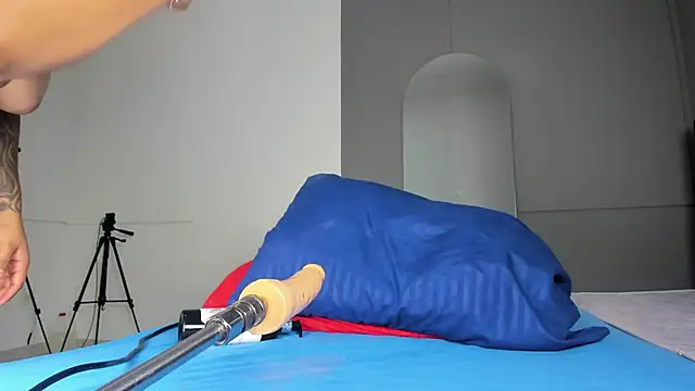 Snapshot of ariana_nix chatting on January 2026 07:23:01 PM ariana nix online show from January 2026 07:23:01 PM