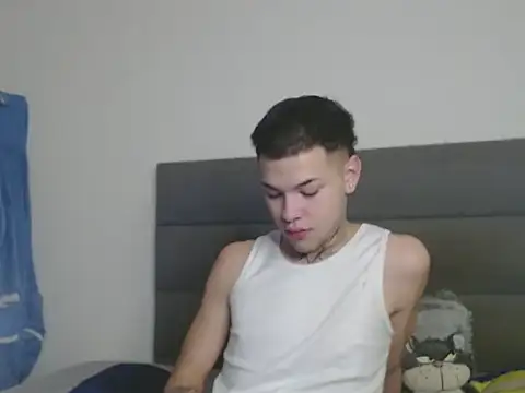 MarceloMilk online show from November 2025 02:04:02 AM