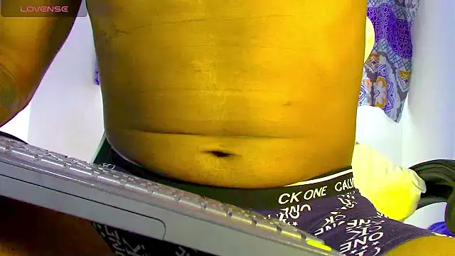 Amir mikelsen online show from September 2025 03:34:01 PM